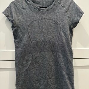 lululemon athletica Charcoal Short Sleeve Tee